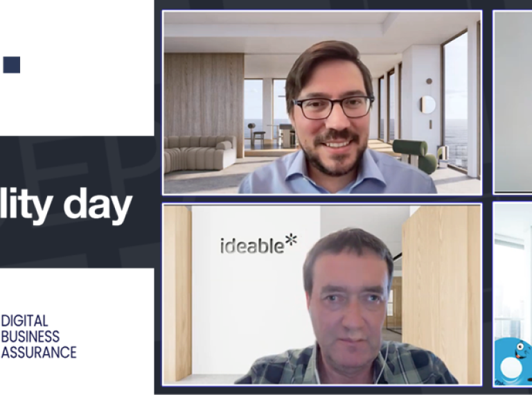 Logotipo del Accessility Day, ASEPAU y MTP. Imagen con captura de pantalla de videoconferencia con cuatro personas (3 hombres y 1 mujer) sonrientes y mirando a cámara